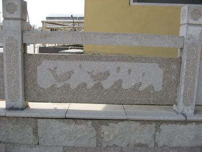 五莲红石栏板.jpg